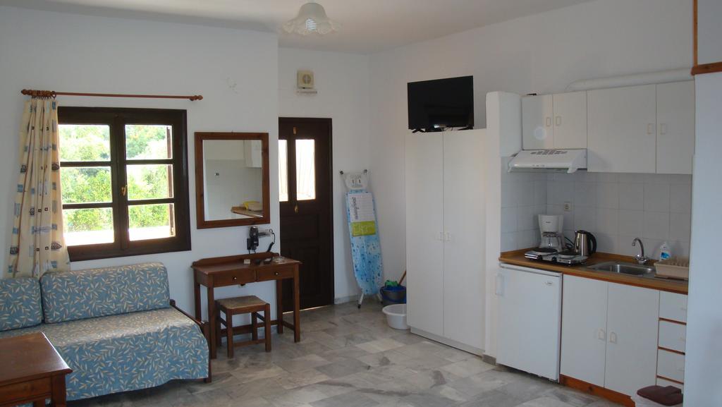 Calamon Apartments Episkopi  Ngoại thất bức ảnh