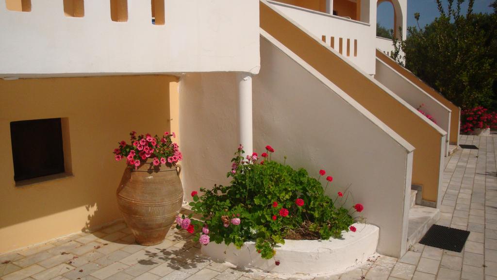 Calamon Apartments Episkopi  Ngoại thất bức ảnh